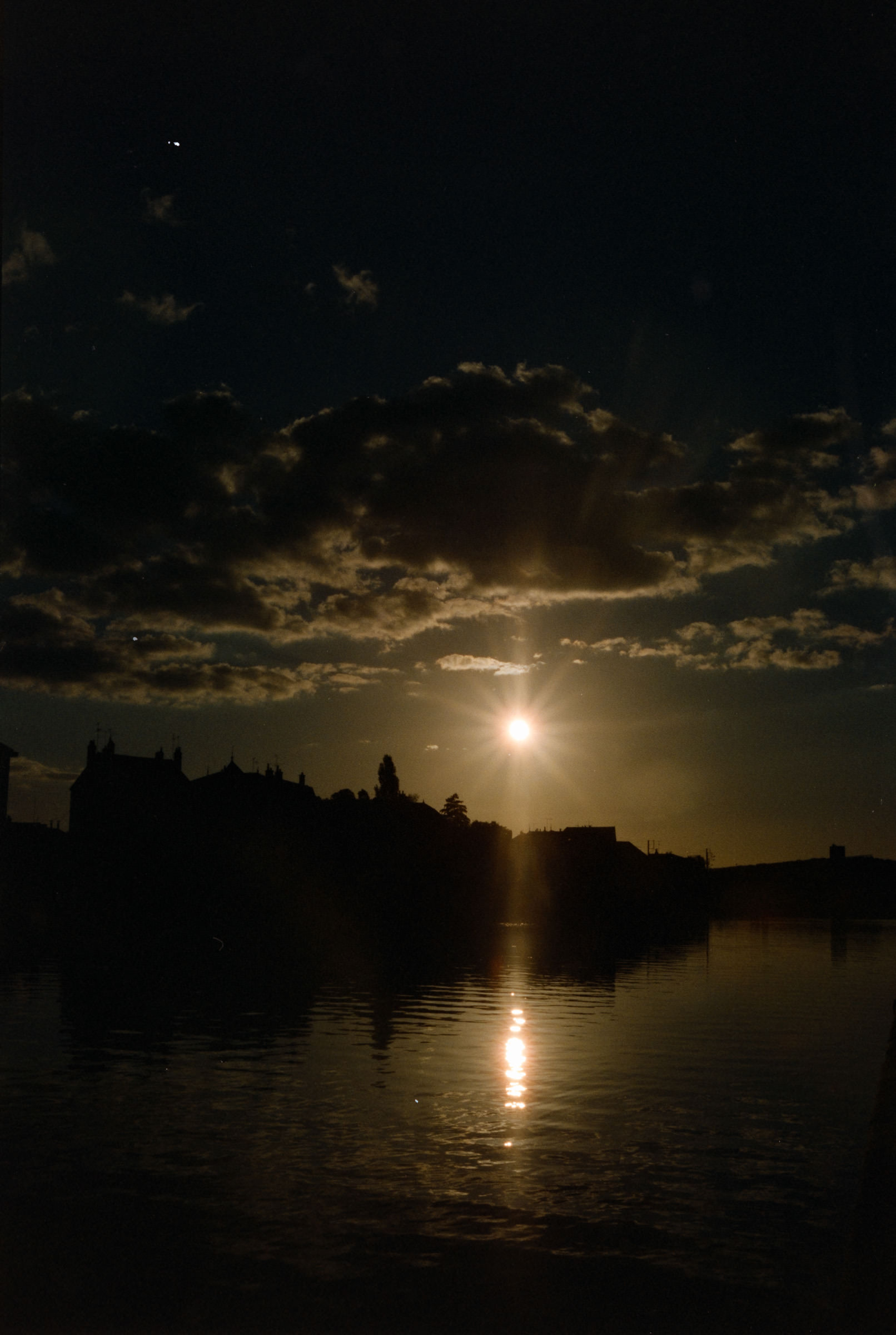 AHP F1990 09 008 sc240829 img04 NLP